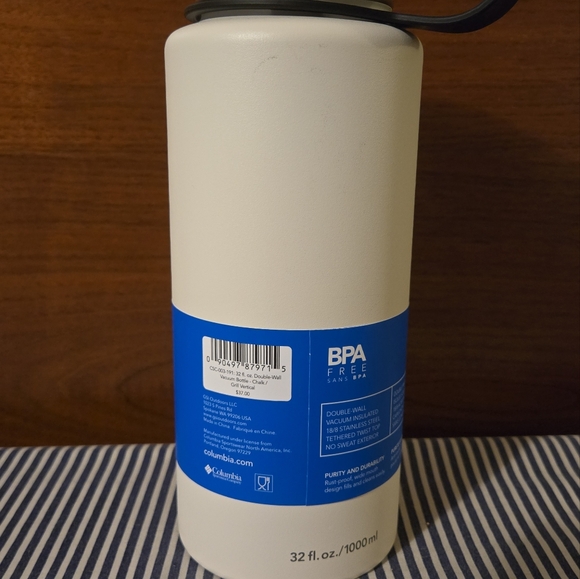 Columbia 32 Oz. Water Bottle - Double Wall Vacuum Insulated White NWT - Picture 2 of 2